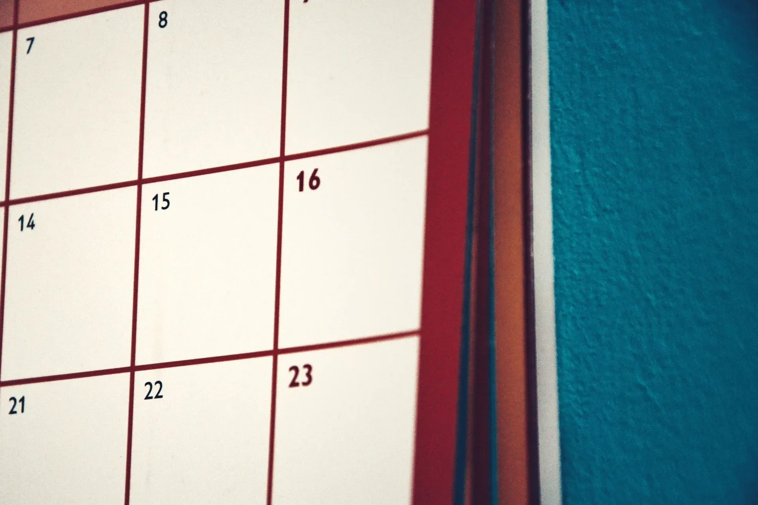 Calendari de paret per marcar quan fer el seguiment del pressupost