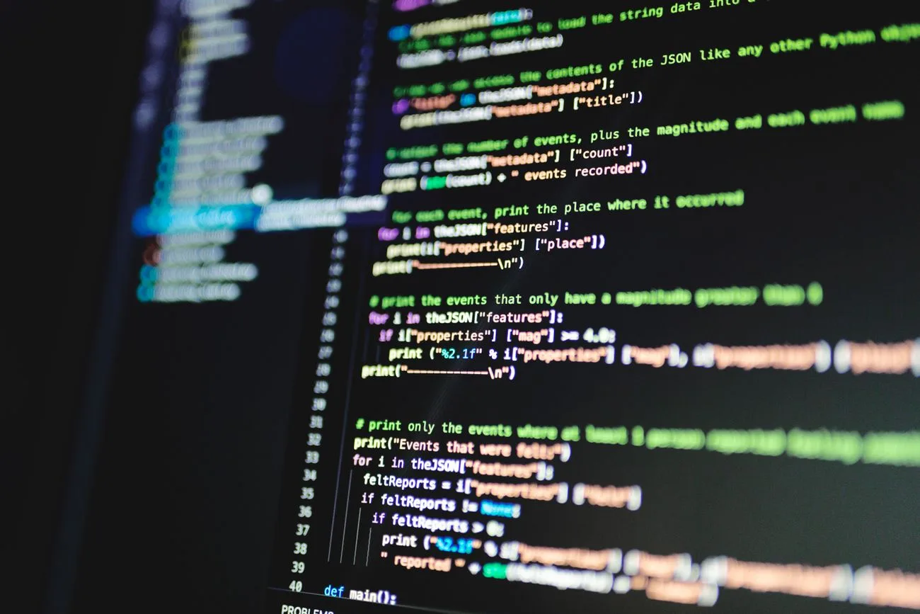 Código de un software a medida desarrollado por Magnes Factory en pantalla